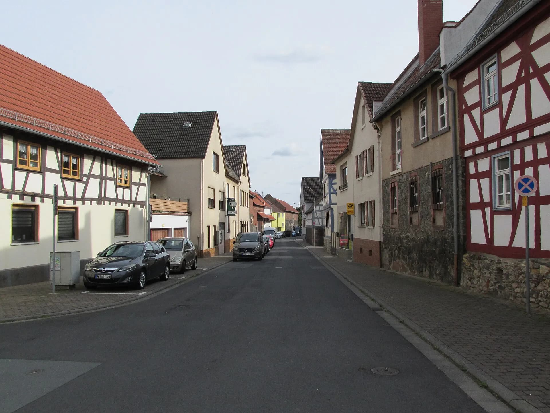 Blick entlang der Bachstraße in Maintal-Wachenbuchen