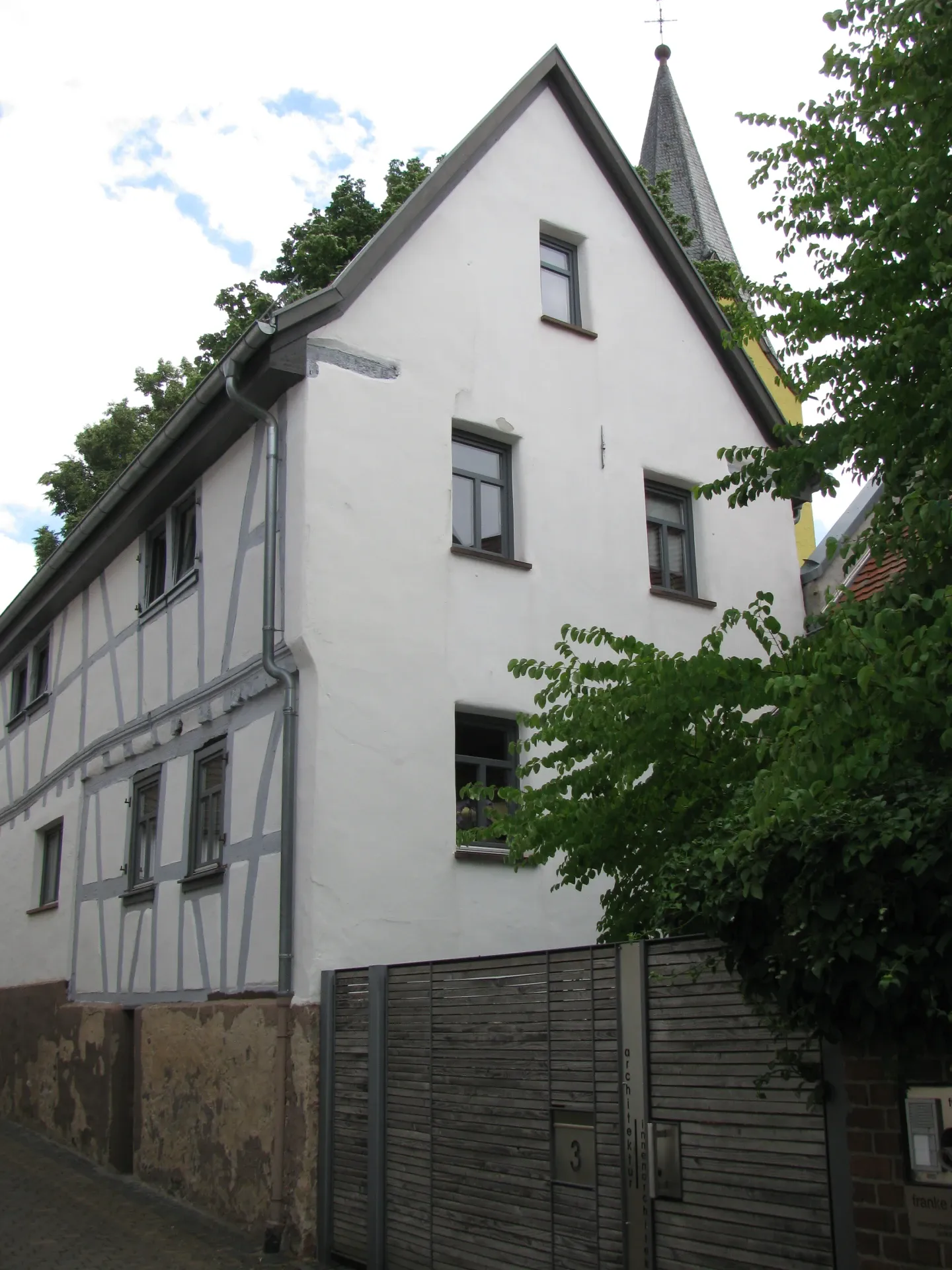 Wohnhaus in der Kirchhofstraße in Maintal-Wachenbuchen