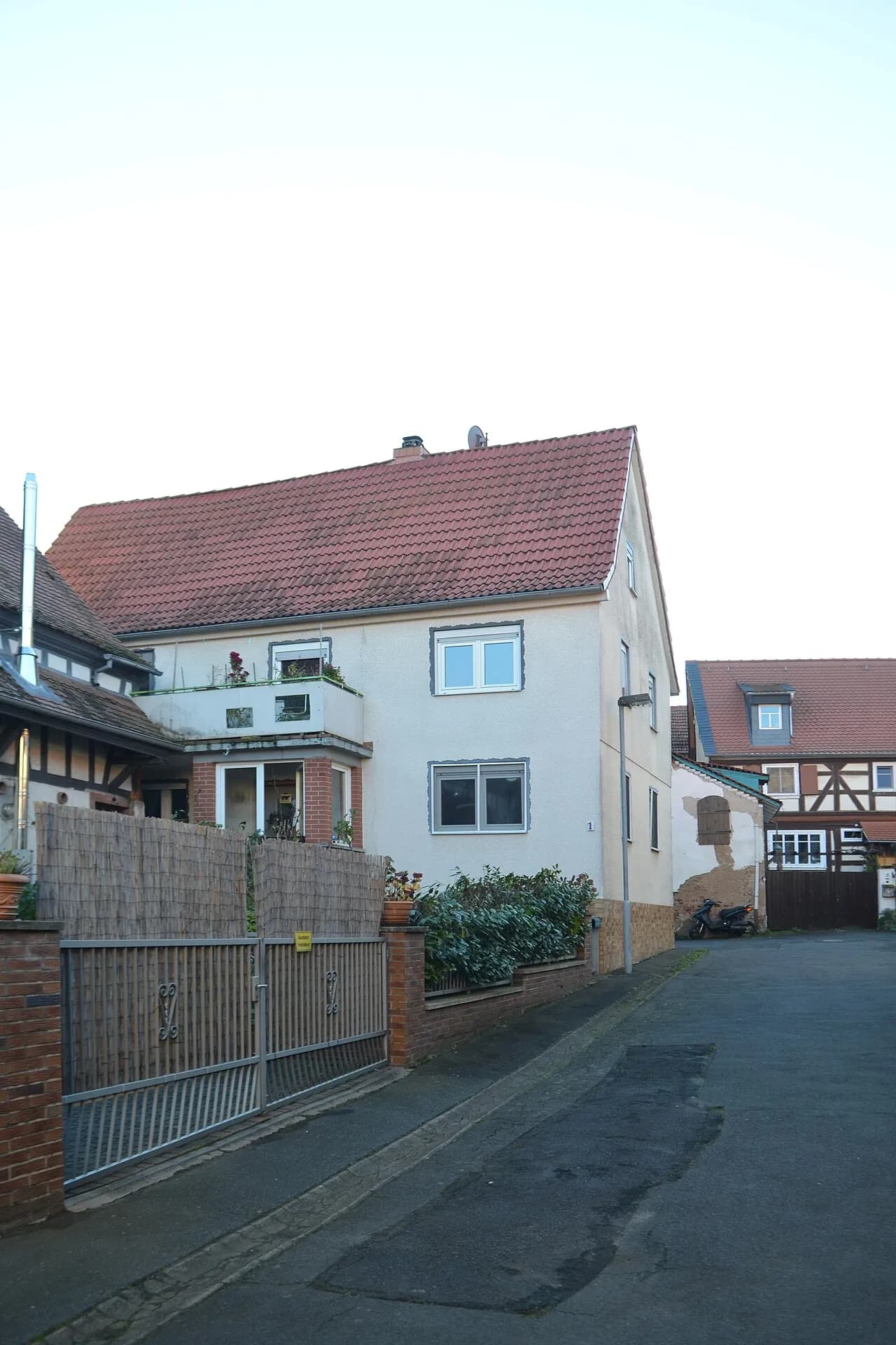 Wohnhaus mit Balkon Ringmauerstraße 1 in Maintal-Wachenbuchen