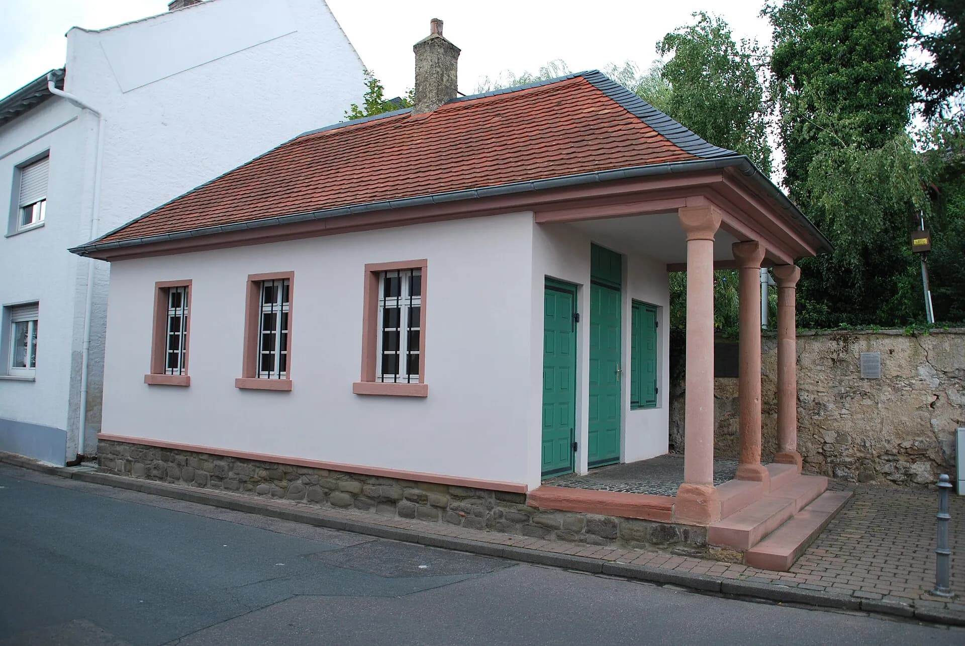 Ehemaliges Wachthaus von der Straßenseite in Mühlheim am Main