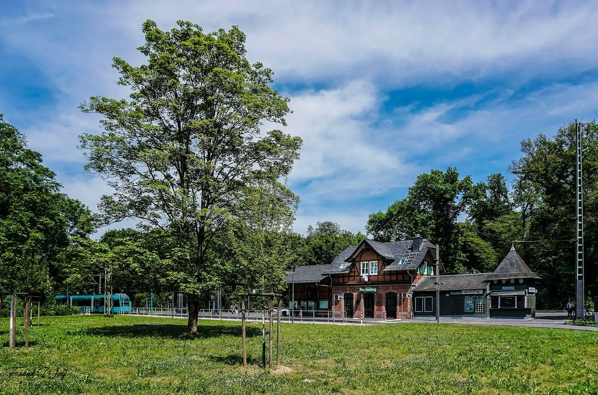 Waldbahn an der Stadtgrenze in Neu-Isenburg