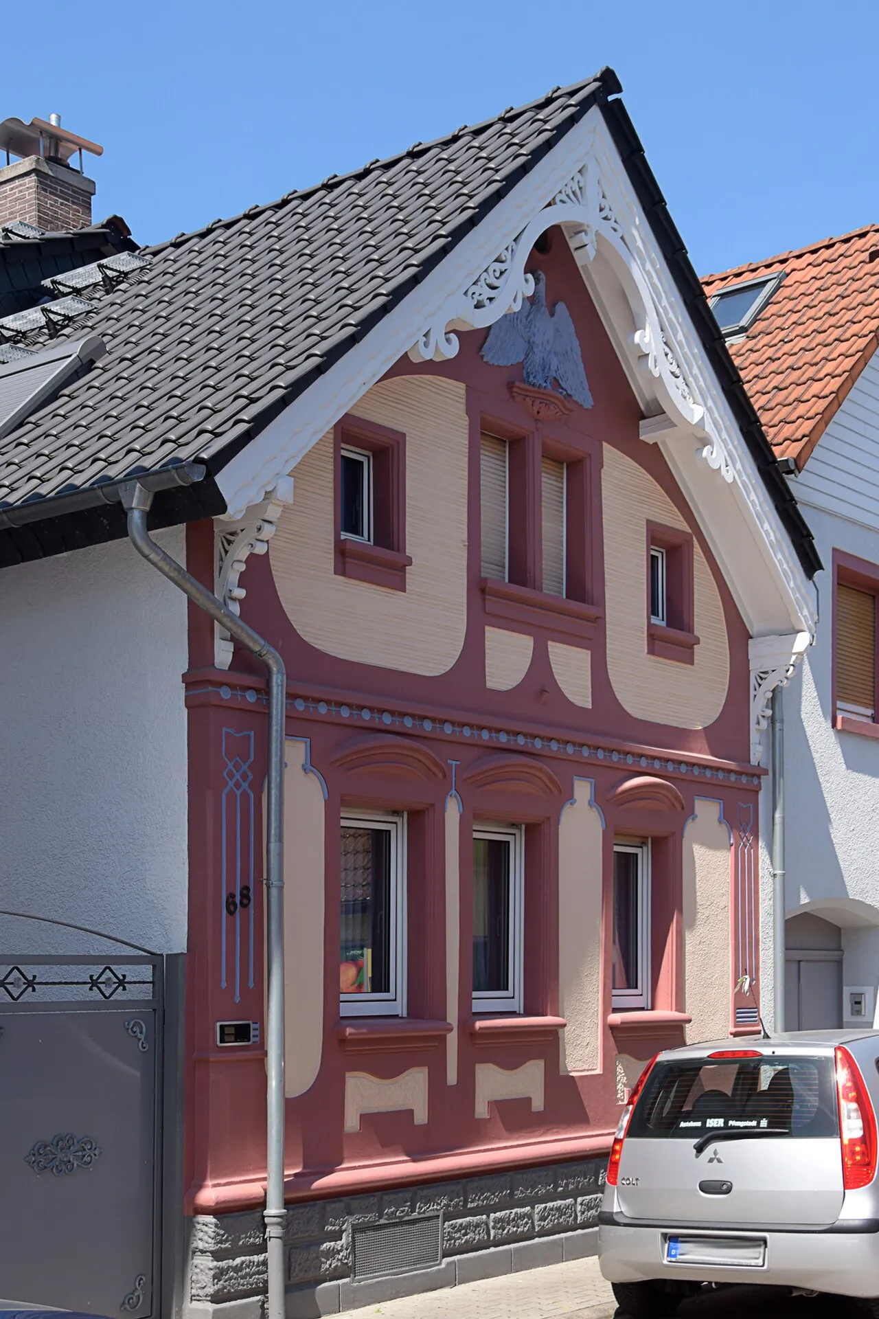 Jugendstilgiebel in der Waldstraße 68 in Pfungstadt