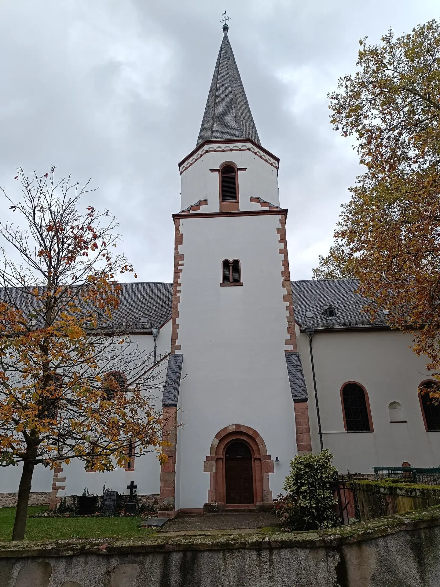 Kirchturm der Wallfahrtskirche in Dieburg