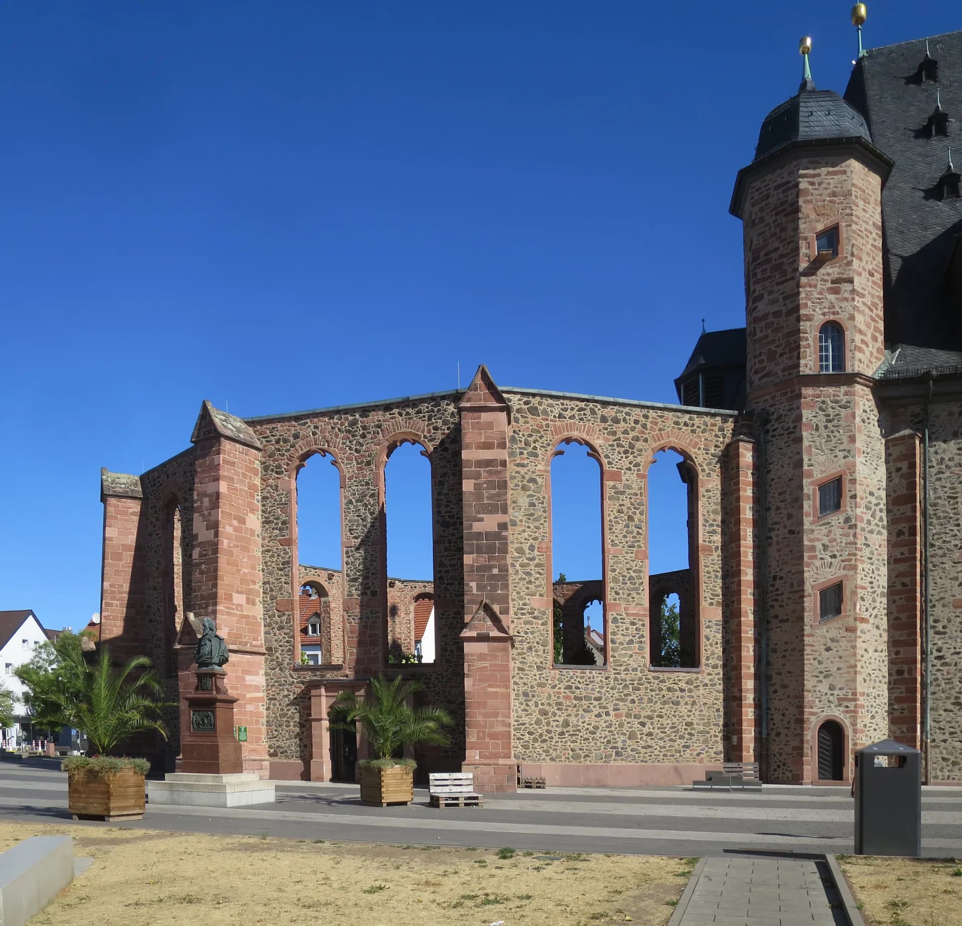 Ostseite der Ruine der wallonischen Kirche in Hanau