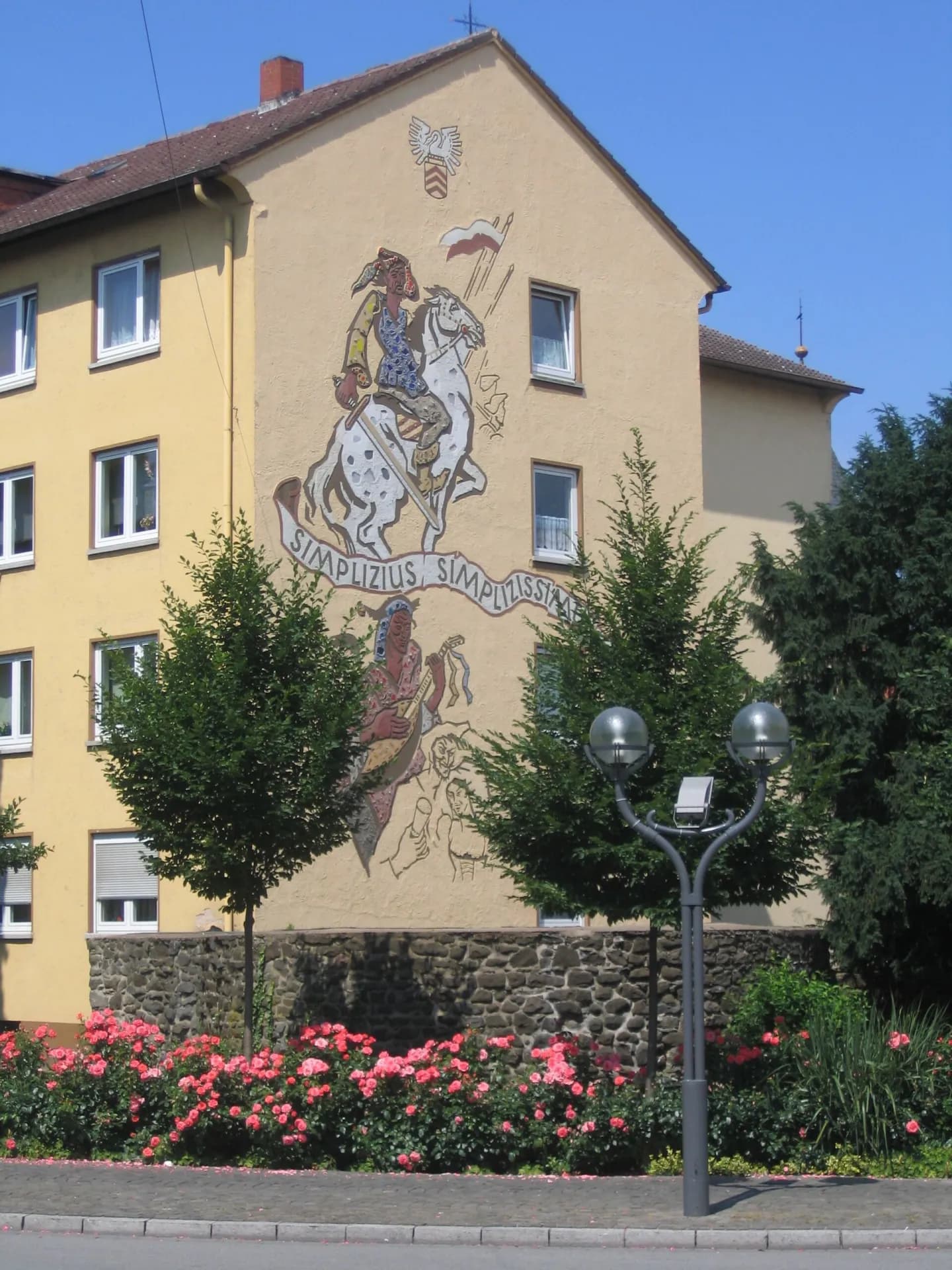 Wandbild an einem Wohnhaus an der Stadtmauer in Hanau