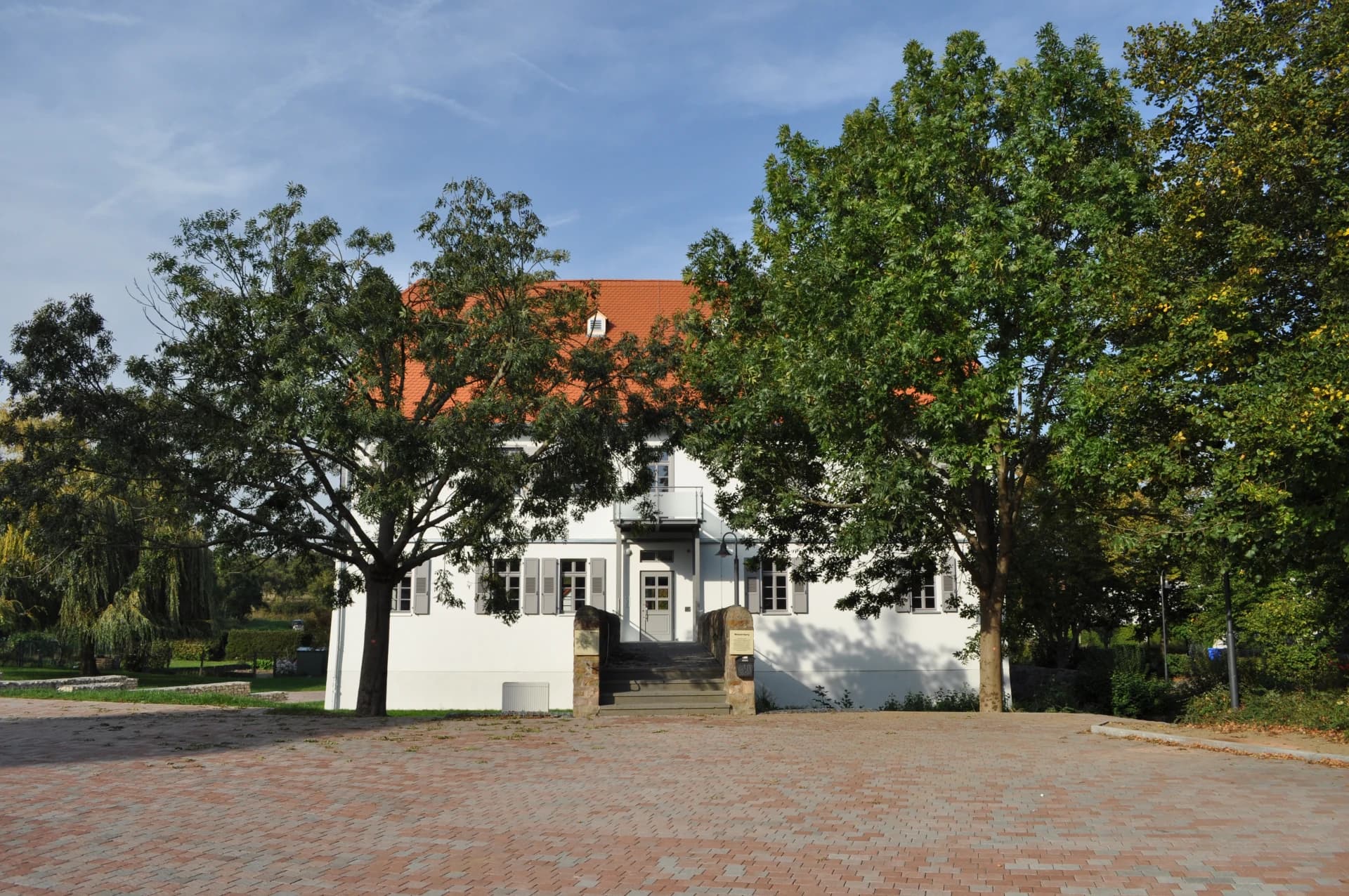 Wasserburg in Nieder-Rosbach, Rosbach vor der Höhe