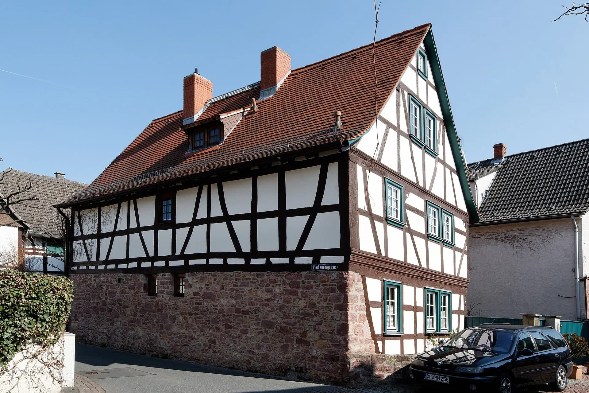 Giebel des Fachwerkhauses Wassergasse 9 in Langen
