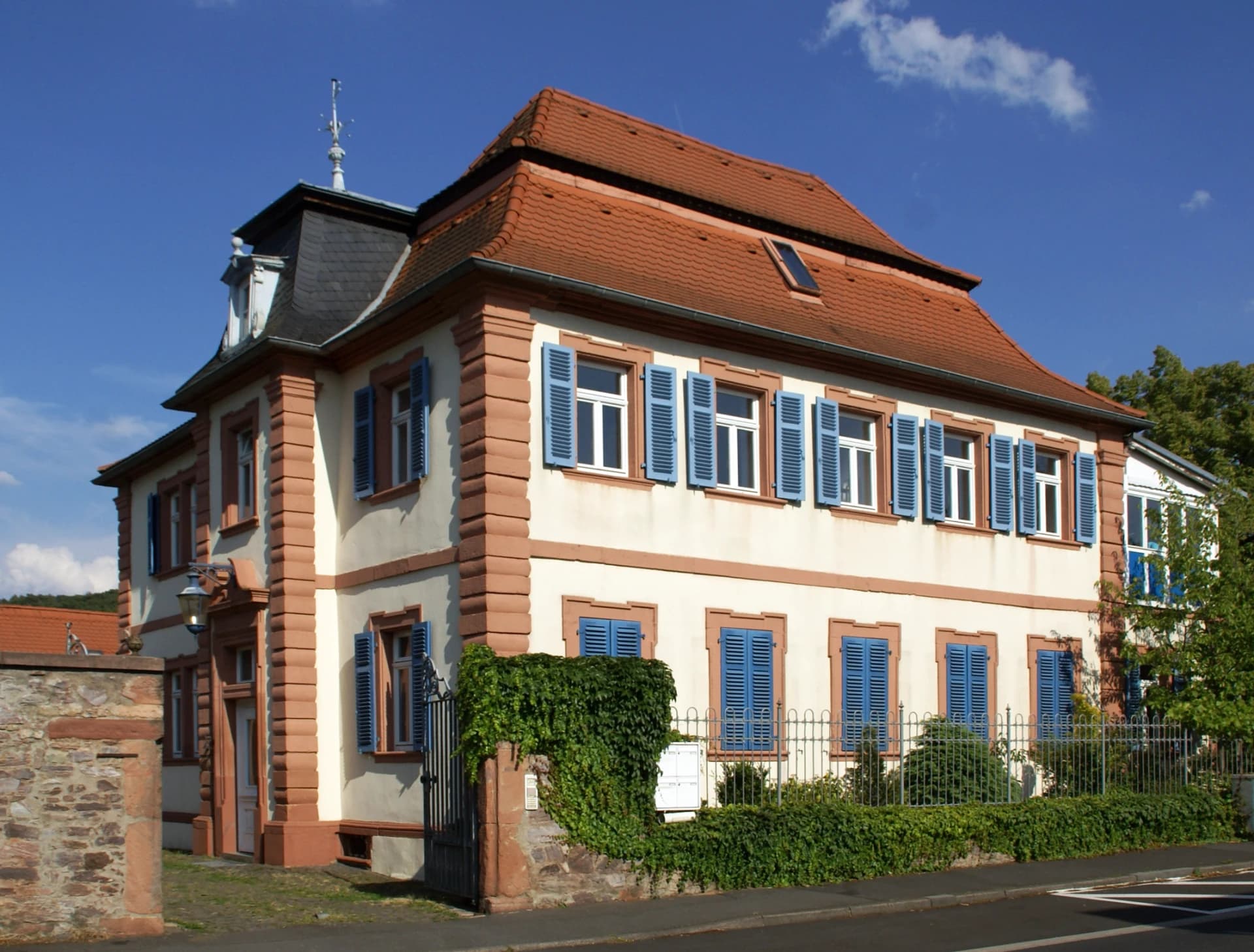 Ehemaliges Forsthaus an der Bezirksstraße in Alzenau-Wasserlos