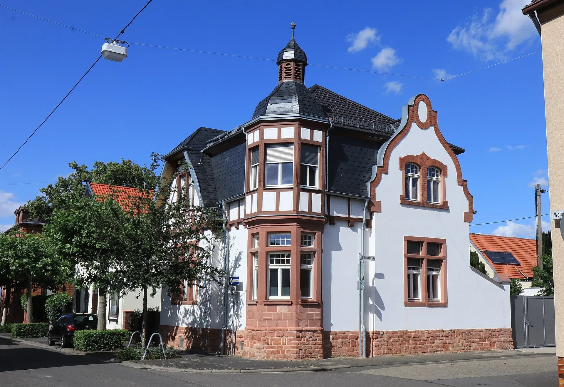 Historisches Eckhaus in der Weiherstraße 47 in Hochheim am Main