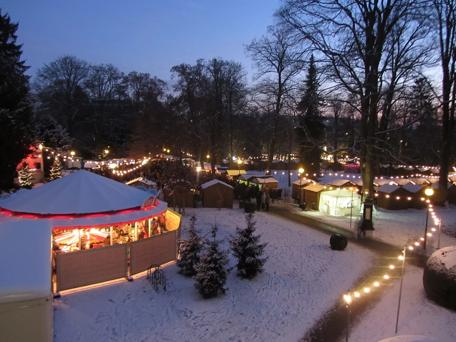 Weihnachtsmarkt im Kurpark von Bad Soden am Taunus