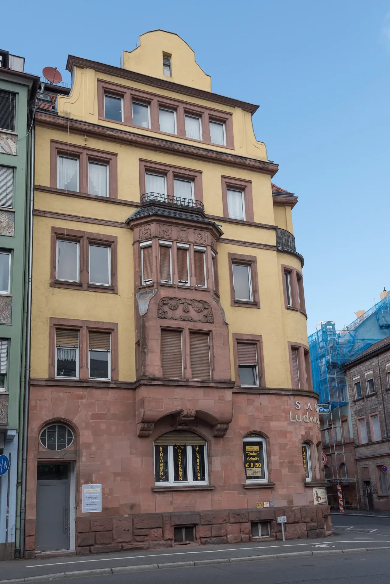 Jugendstil-Eckhaus in der Weißenburger Straße 50 in Aschaffenburg