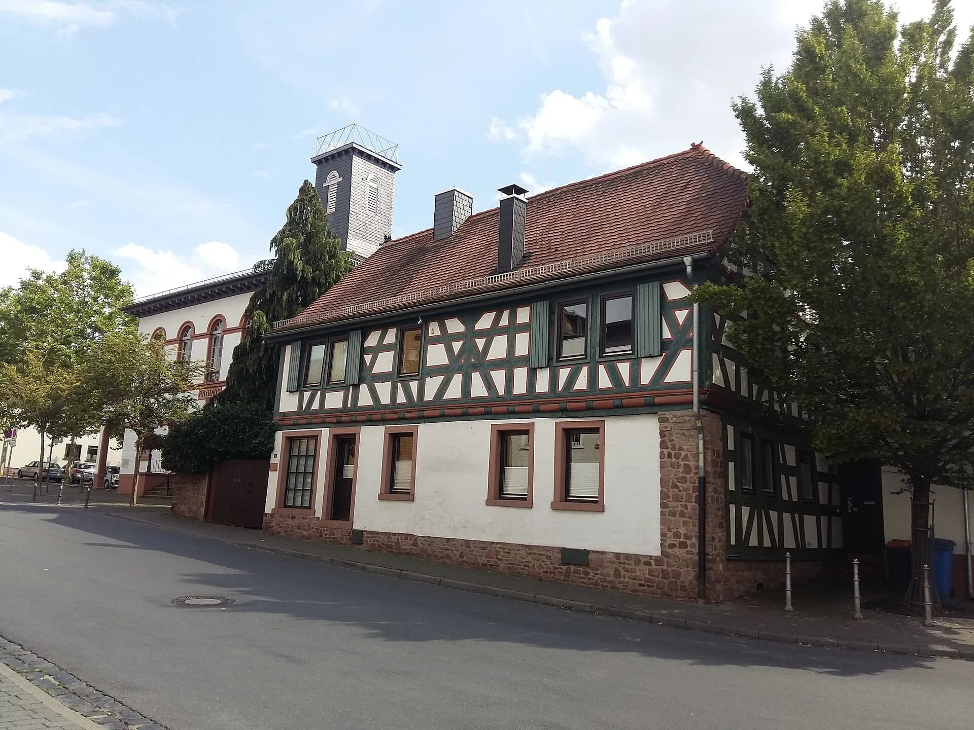 Gebäude am Wilhelm-Leuschner-Platz 1 in Langen