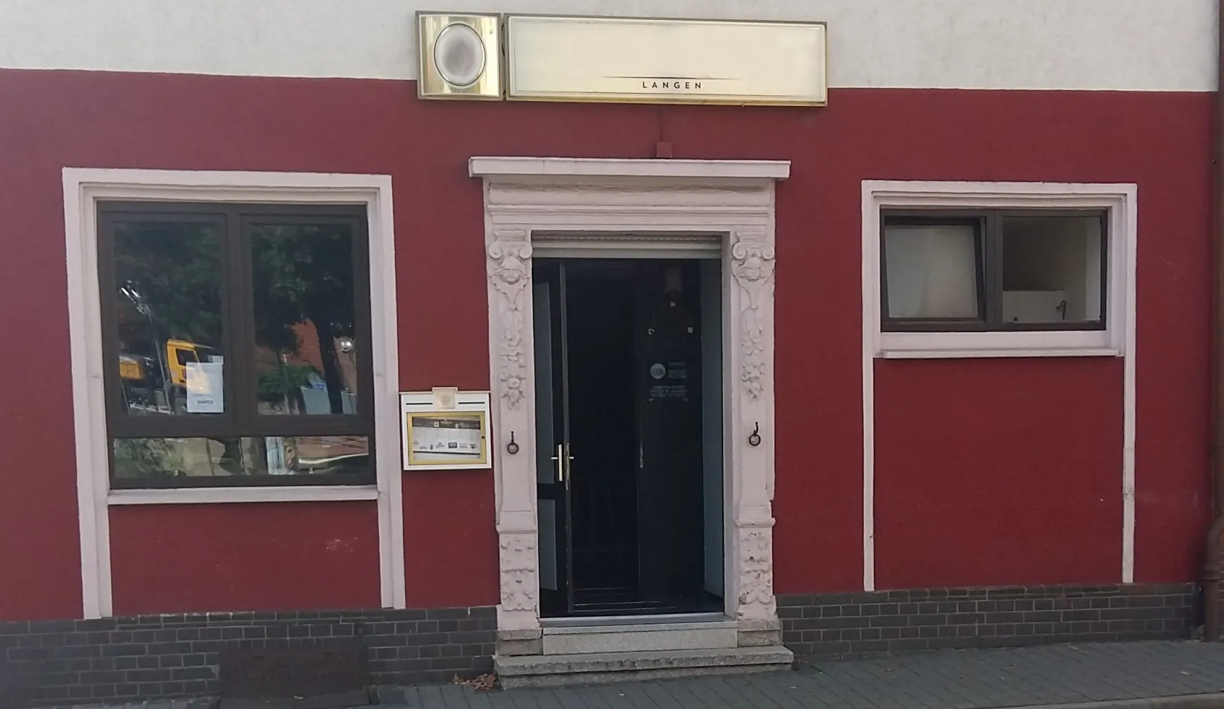 Wohn- und Geschäftshaus am Wilhelm-Leuschner-Platz 6 in Langen