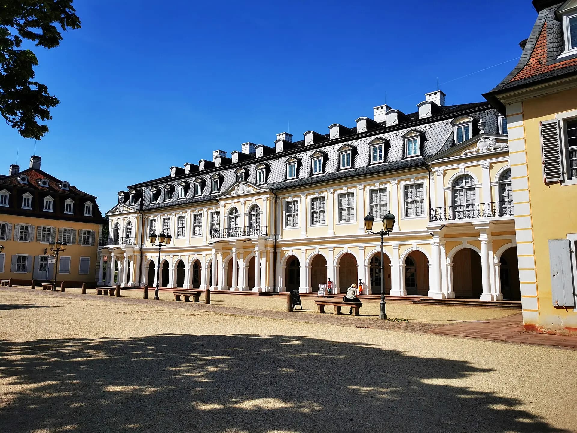 Kurgebäude im Staatspark Wilhelmsbad in Hanau