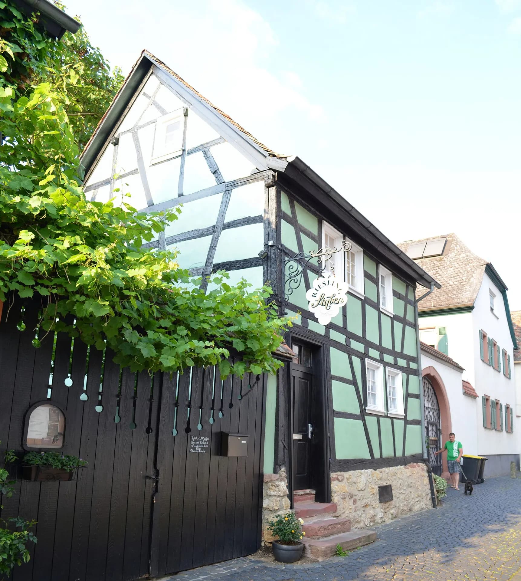 Begrüntes Fachwerkhaus in der Wintergasse 9 in Hochheim am Main