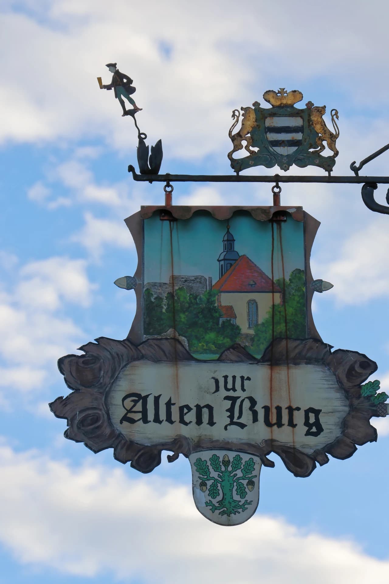 Historisches Wirtshausschild Zur Alten Burg in Dreieich-Dreieichenhain