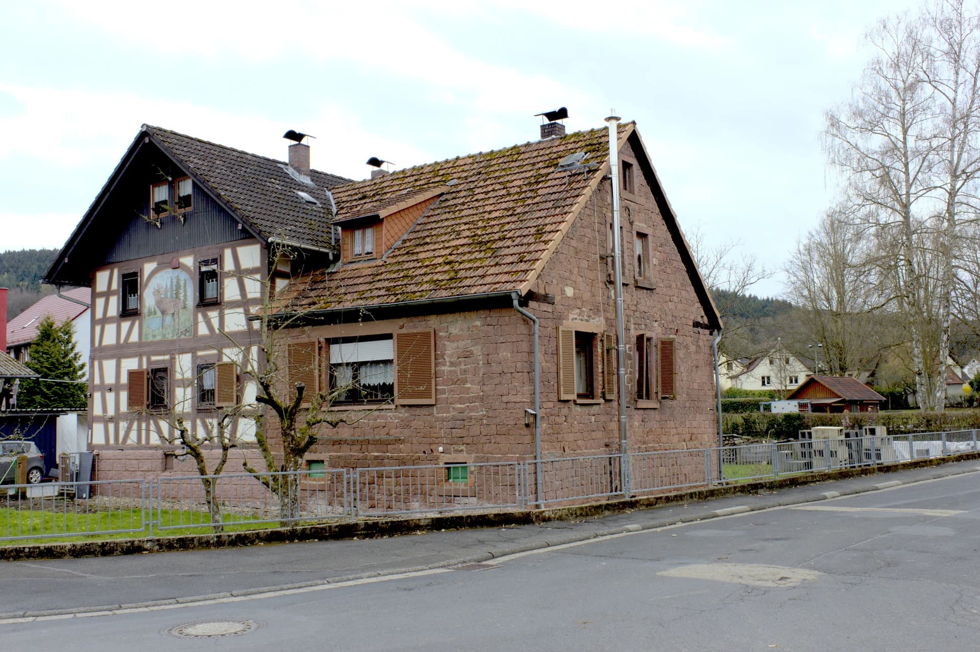 Wohnhaus aus Sandstein und Fachwerk in Gründau-Breitenborn