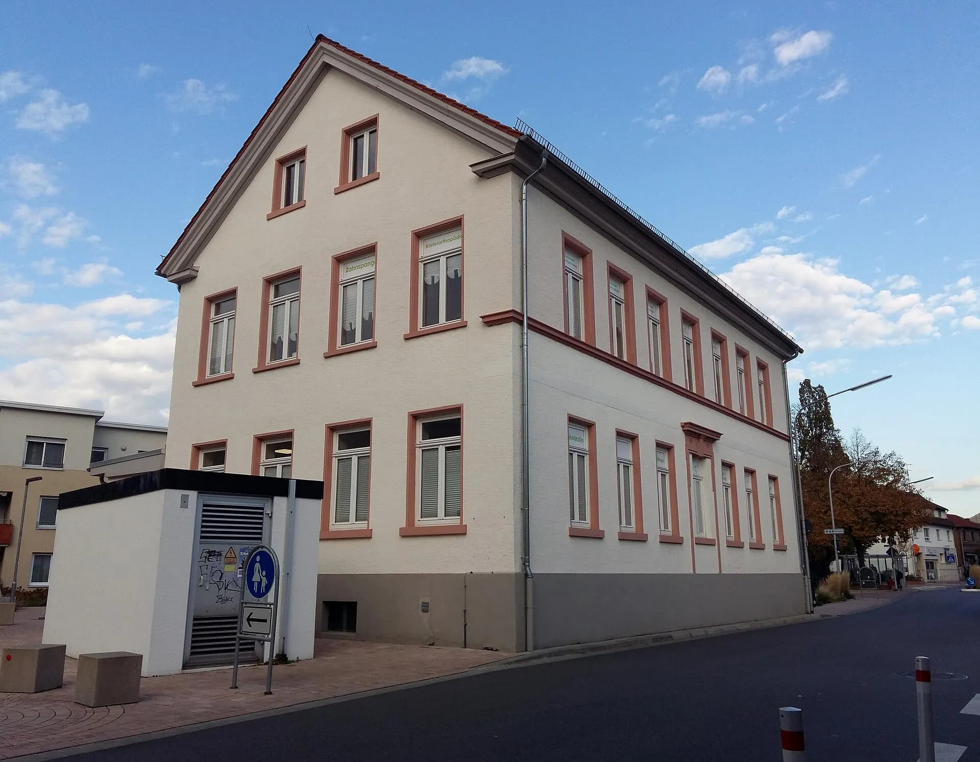 Klassizistisches Wohnhaus in der Darmstädter Straße in Weiterstadt