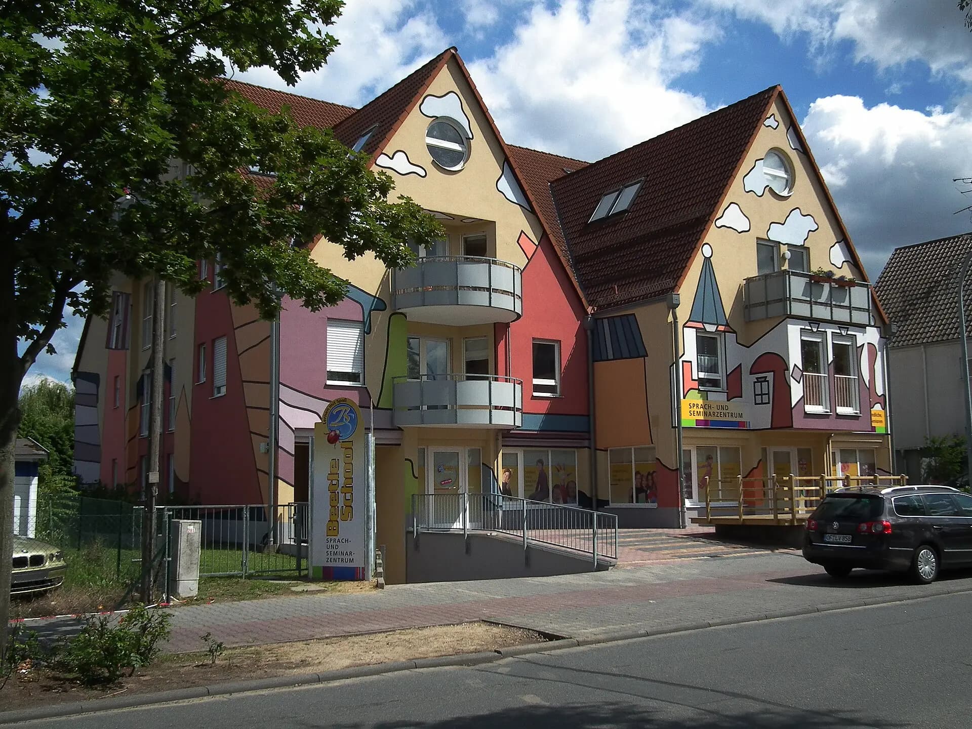 Farbig gestaltetes Wohnhaus in Rodgau-Jügesheim