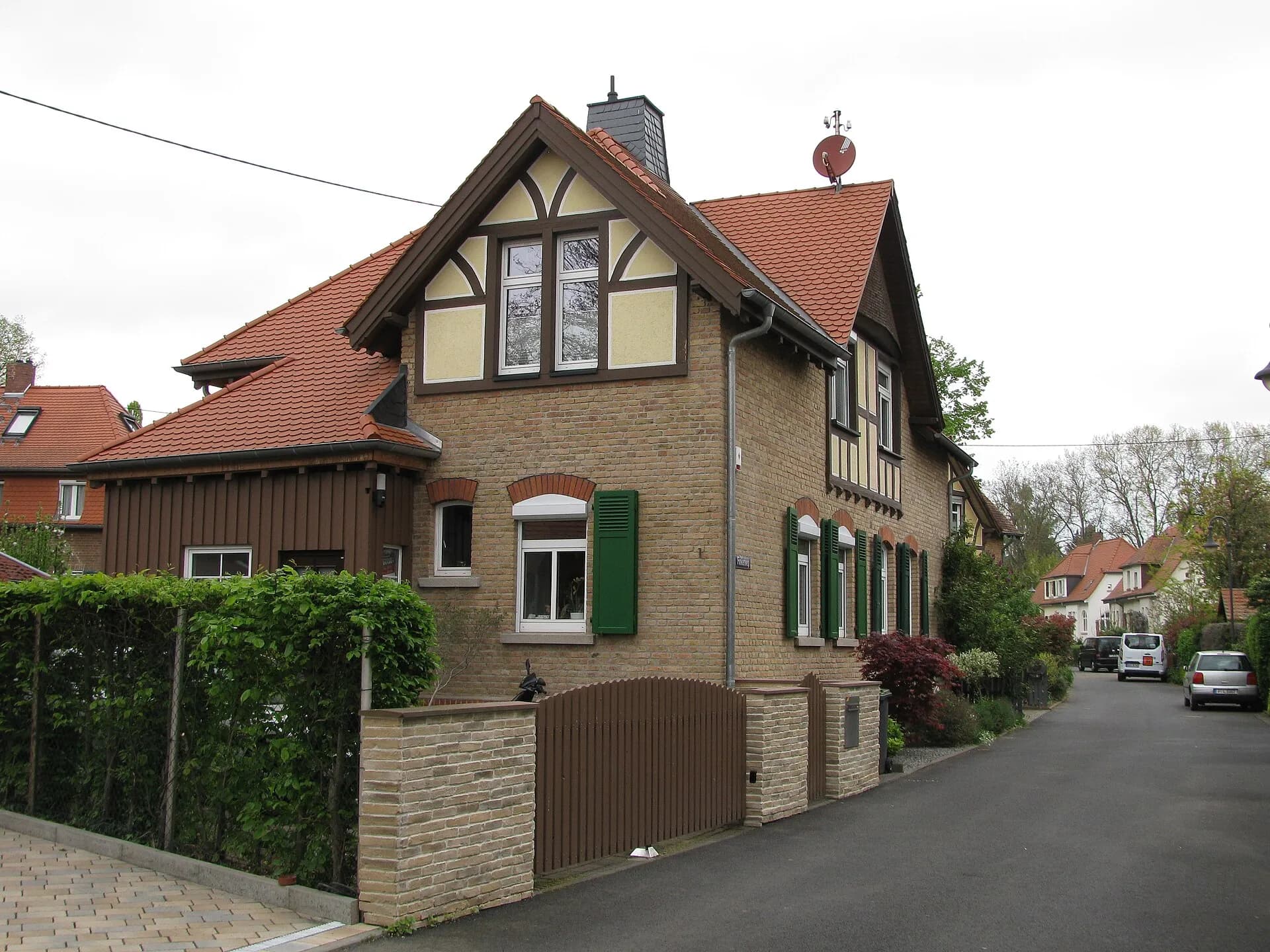 Wohnhaus Finkenweg 1 in Frankfurt-Unterliederbach
