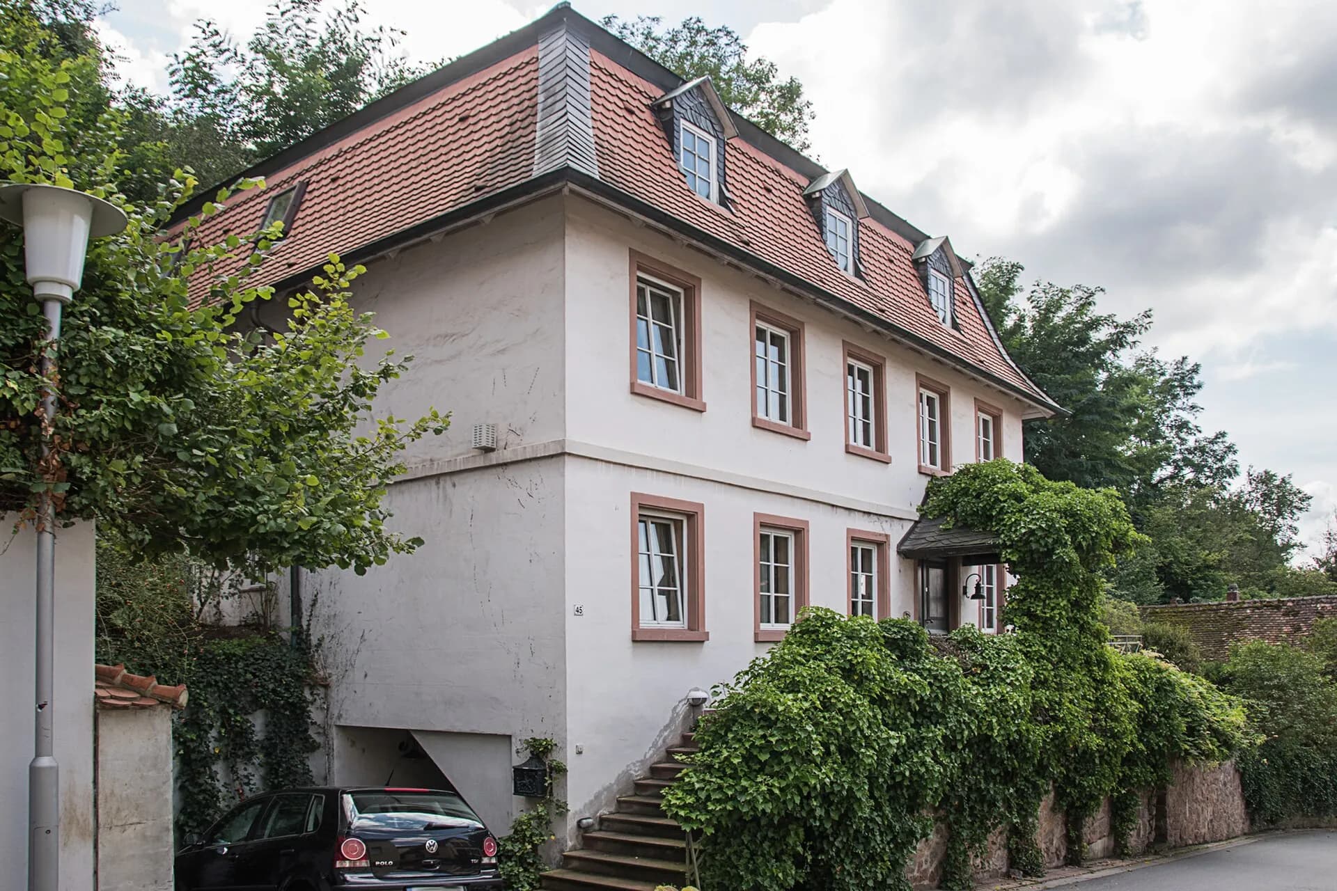 Stattliches Wohnhaus im Ortsteil Malchen in Seeheim-Jugenheim