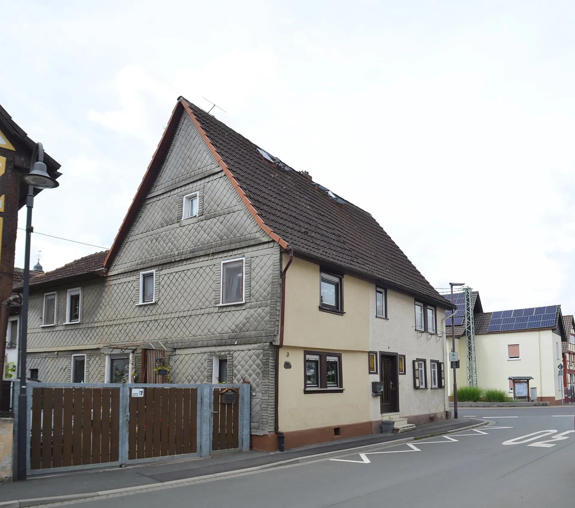 Wohnhaus Schloßstraße 1 bis 3 in Florstadt-Stammheim