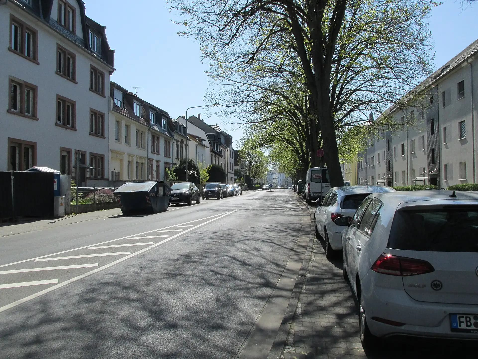 Wohnstraße an der Homburger Landstraße in Frankfurt