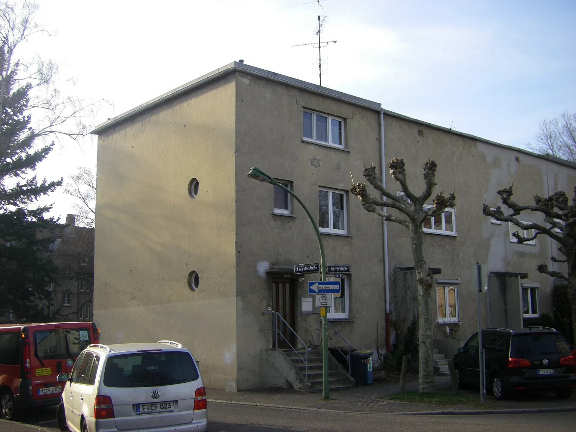Wohnzeile an der Görresstraße in Frankfurt Riederwald