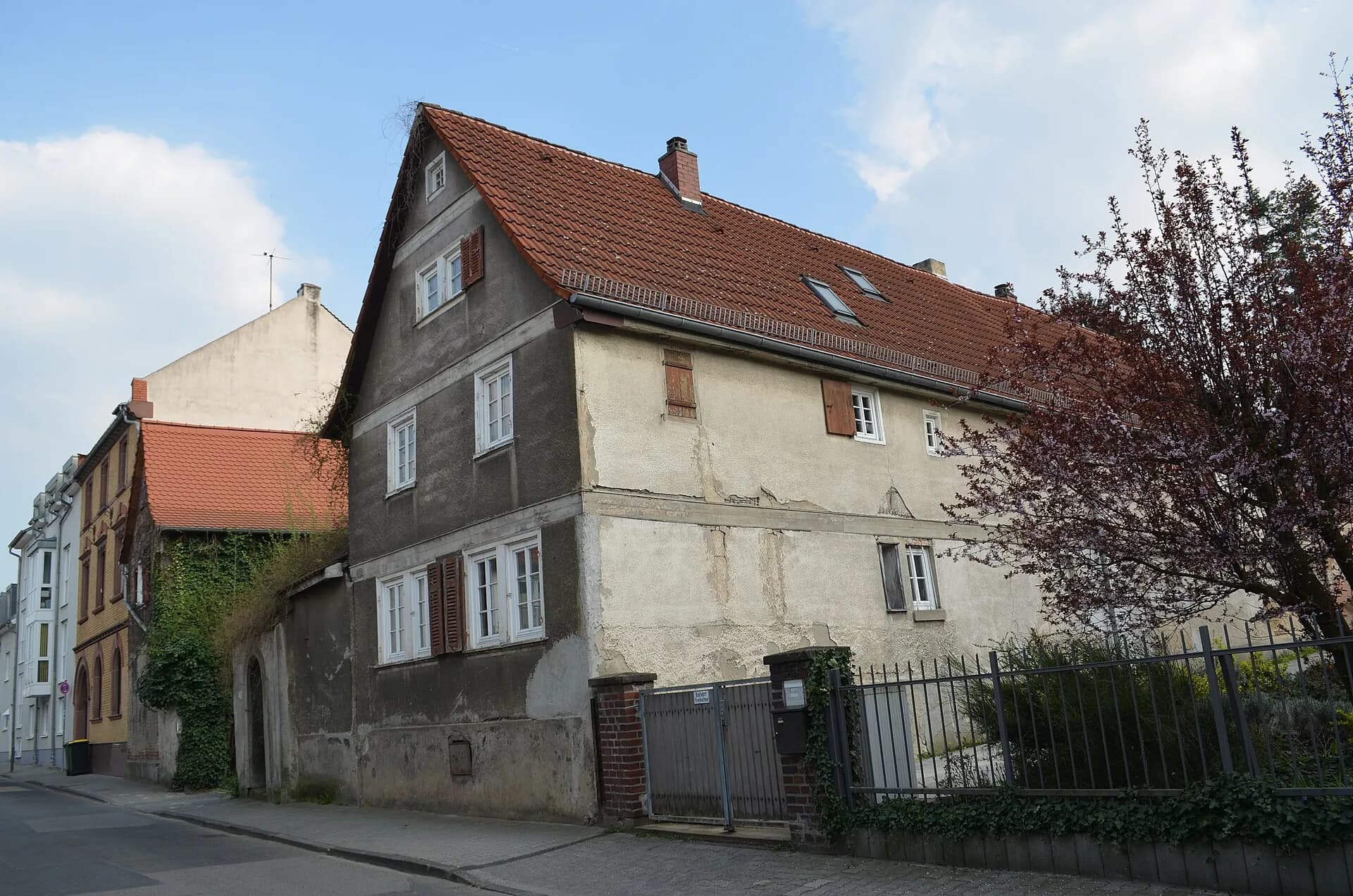 Wohnhaus Woogstraße 43 von der Straße in Frankfurt Ginnheim