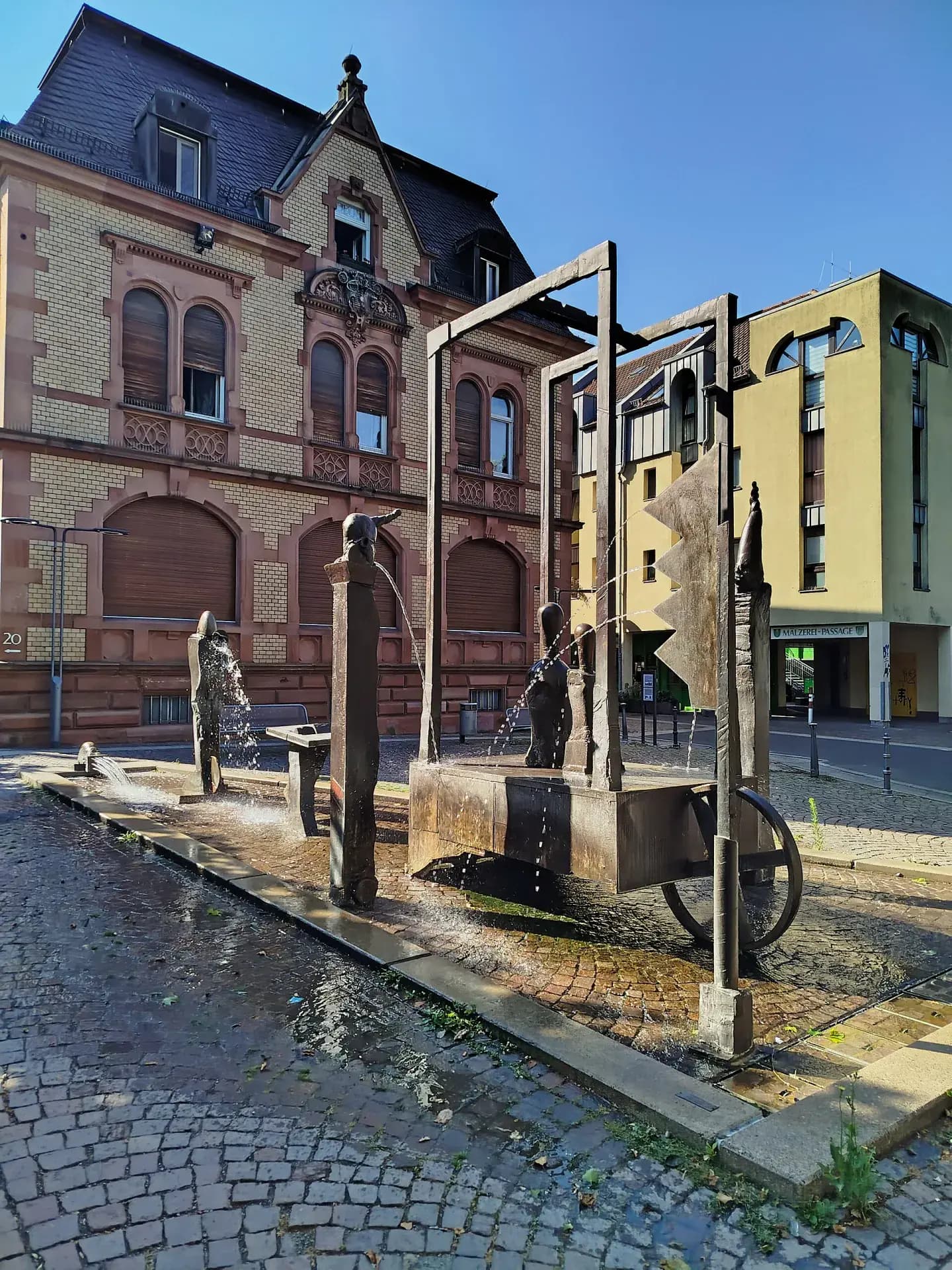 Zeitwagen-Brunnen in Aschaffenburg