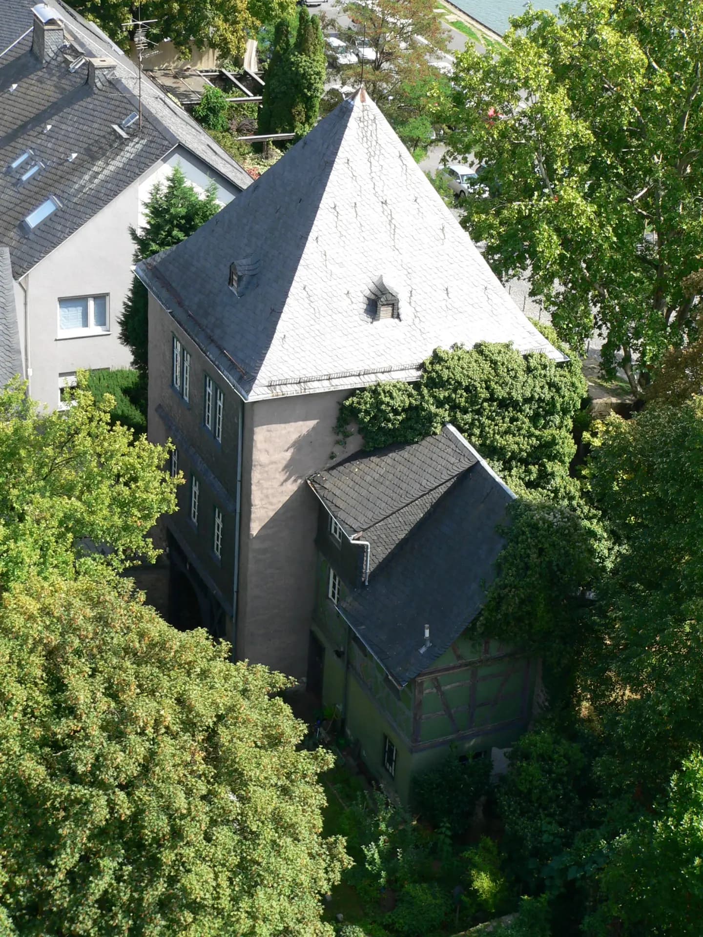 Zollturm und Zollgarten in Frankfurt Höchst