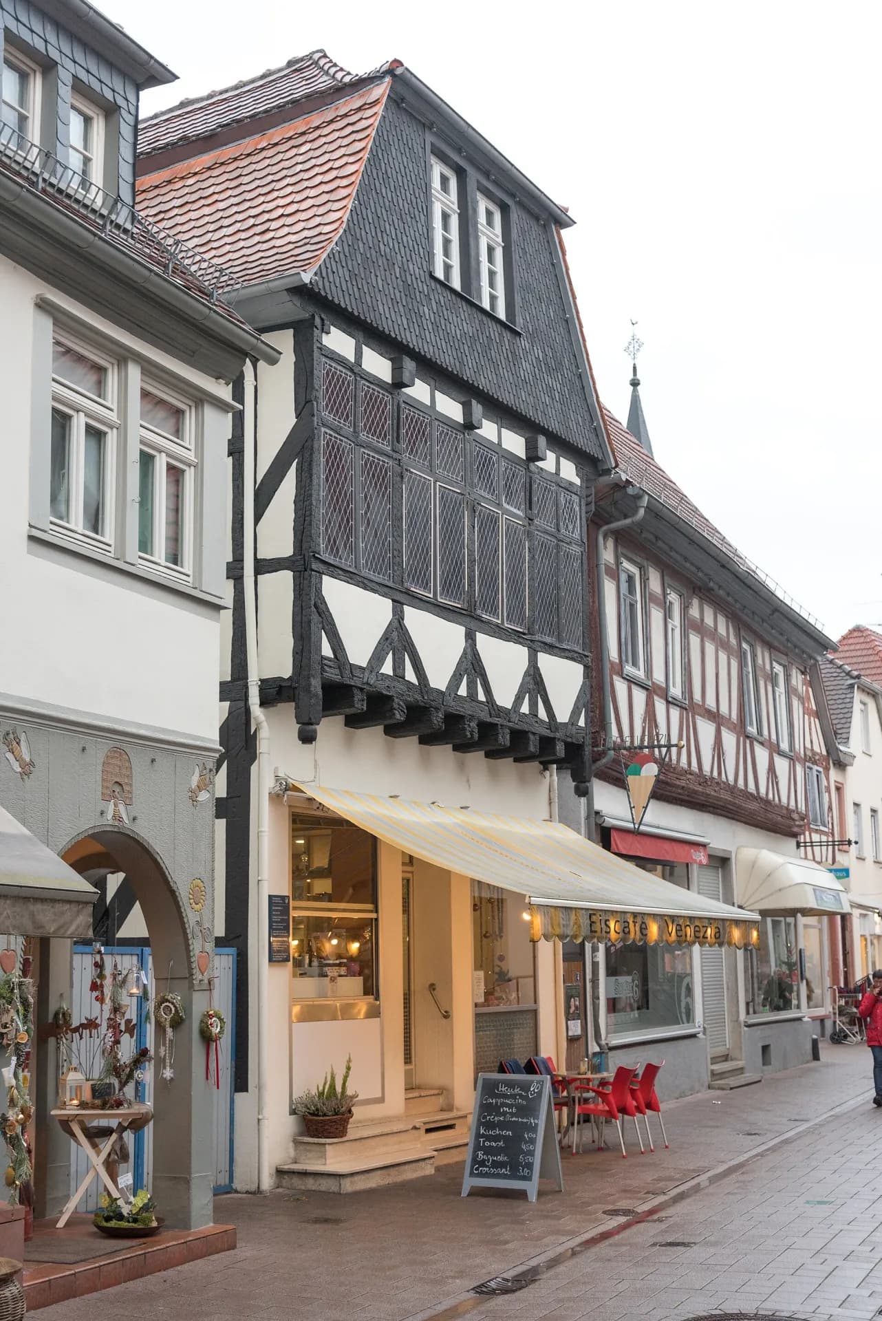 Zuckerstraße 4 im Straßenzug in Dieburg