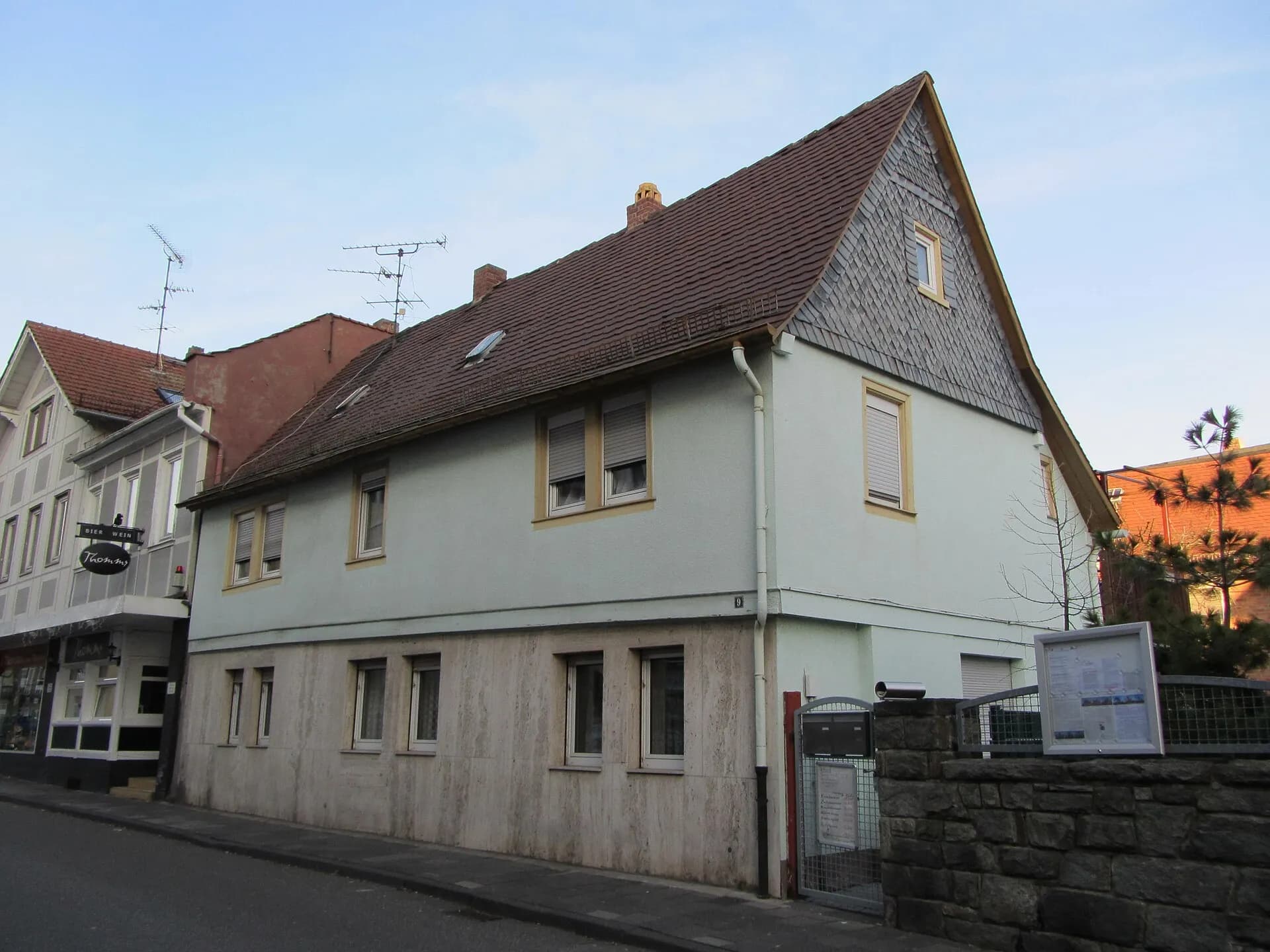 Giebelhaus an der Straße Zum Quellenpark in Bad Soden am Taunus