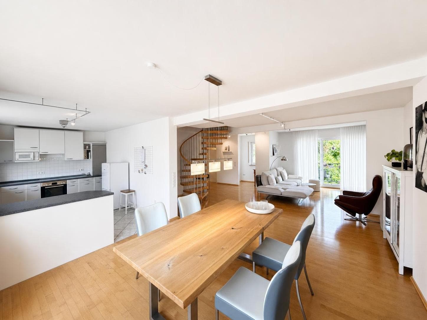 Wohnhaus mit Perspektive – Zwei Wohneinheiten und Garten in Haibach bei Aschaffenburg